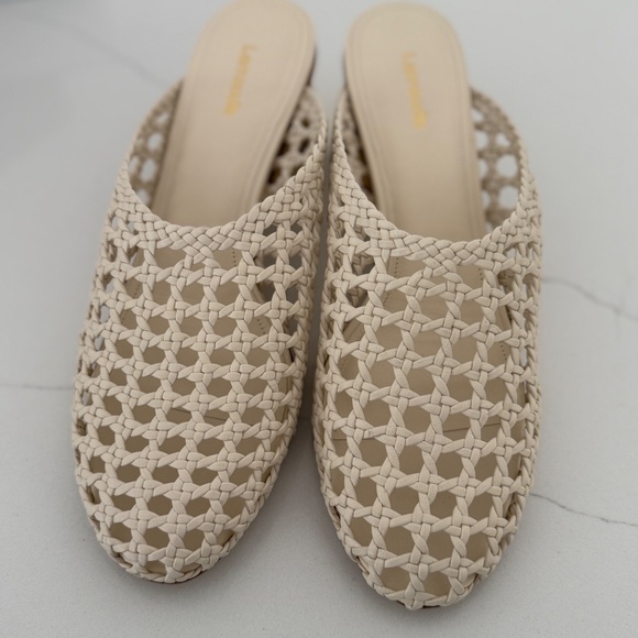 Larroude Dew Drop Macreme Mule in Ivory Leather with Gold Heel 9.5 New! - Picture 4 of 10